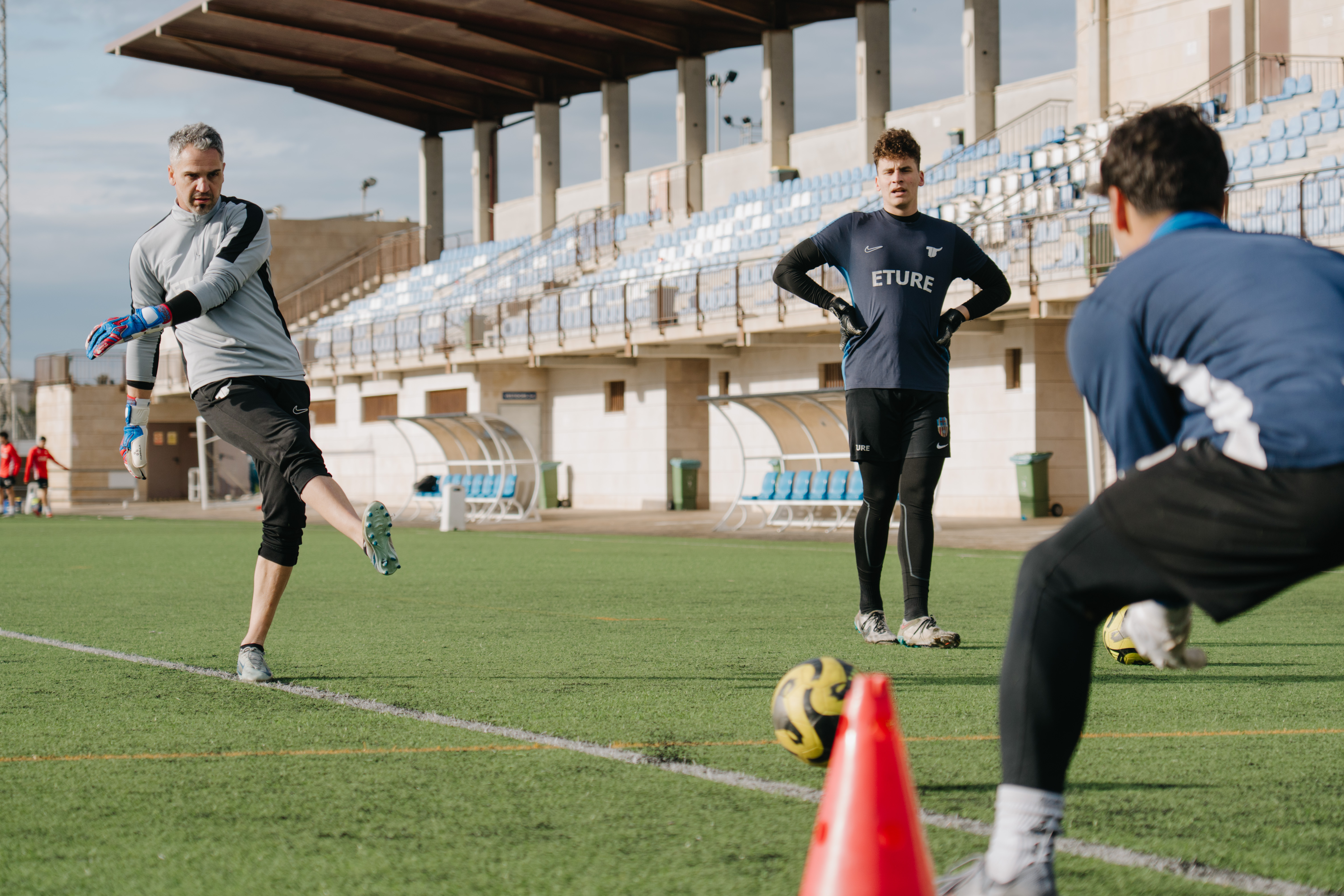 ETURE FC players training on the field