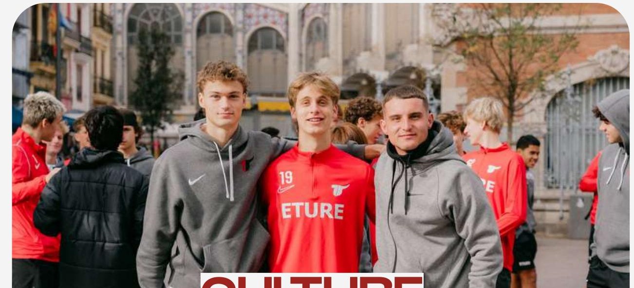 Team exploring Valencia culture